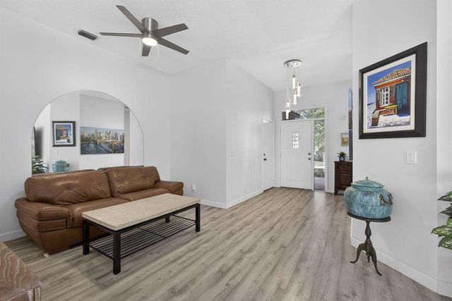 8281 Heritage Club Dr Drive, West Palm Beach, FL 33412