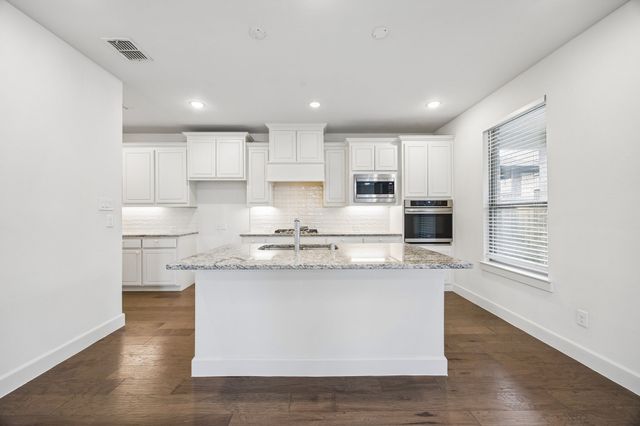 2224 Briar Ridge Trail, Carrollton, TX 75010