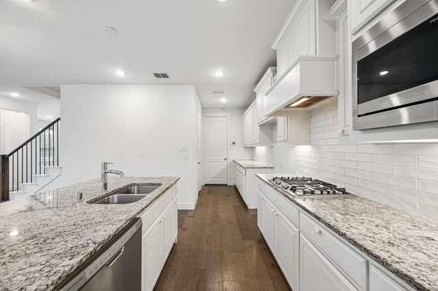 2224 Briar Ridge Trail, Carrollton, TX 75010