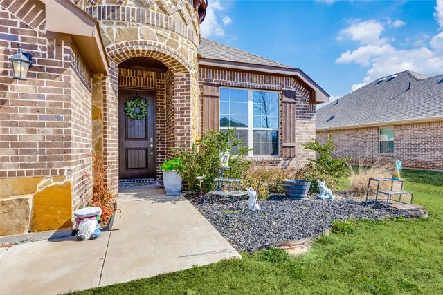 216 Magnolia Drive, Azle, TX 76020