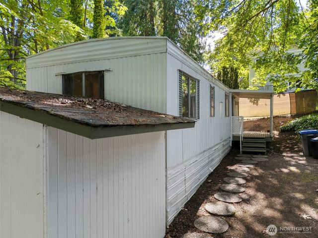 18705 1st Avenue NE, Suquamish, WA 98392