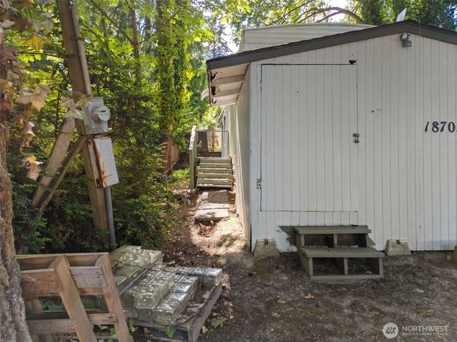 18705 1st Avenue NE, Suquamish, WA 98392