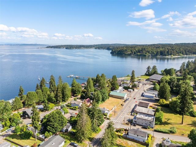 18705 1st Avenue NE, Suquamish, WA 98392