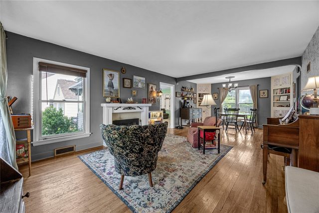 2617 Country Club Parkway SE, Cedar Rapids, IA 52403