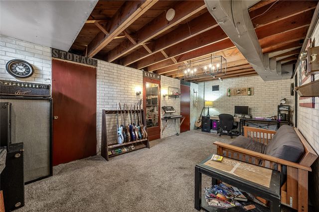 2617 Country Club Parkway SE, Cedar Rapids, IA 52403