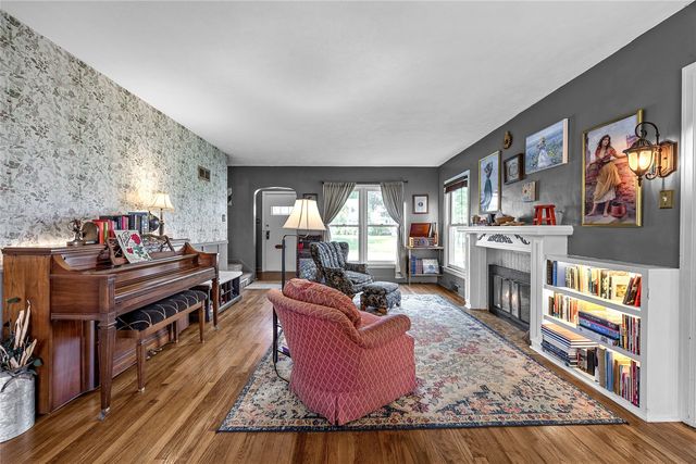 2617 Country Club Parkway SE, Cedar Rapids, IA 52403