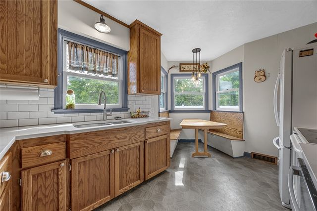 2617 Country Club Parkway SE, Cedar Rapids, IA 52403