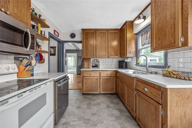 2617 Country Club Parkway SE, Cedar Rapids, IA 52403