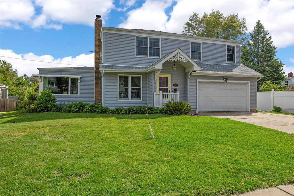 2617 Country Club Parkway SE, Cedar Rapids, IA 52403
