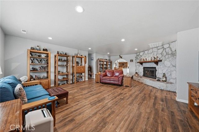 6802 Doris Circle, Lucerne, CA 95458