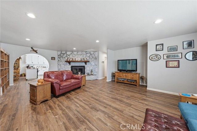 6802 Doris Circle, Lucerne, CA 95458