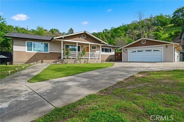 6802 Doris Circle, Lucerne, CA 95458