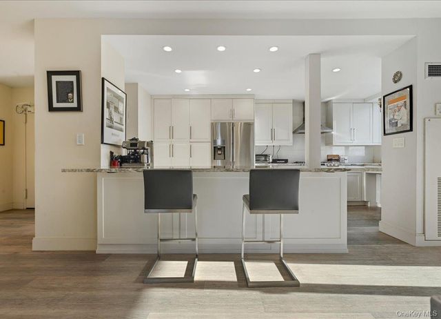 27110 Grand Central Parkway 25N, Floral Park, NY 11005