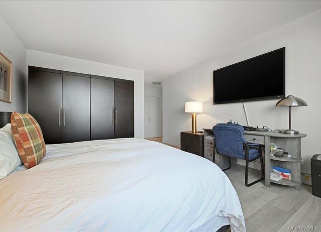 27110 Grand Central Parkway 25N, Floral Park, NY 11005