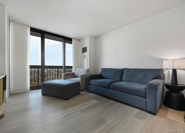 27110 Grand Central Parkway 25N, Floral Park, NY 11005