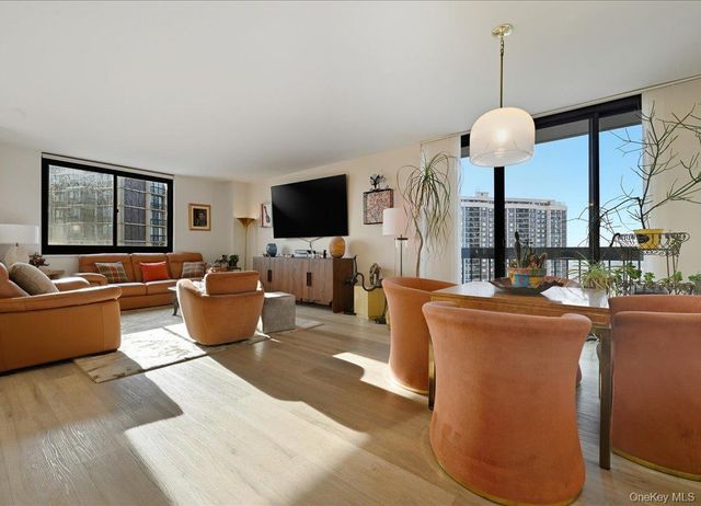 27110 Grand Central Parkway 25N, Floral Park, NY 11005