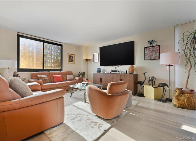 27110 Grand Central Parkway 25N, Floral Park, NY 11005