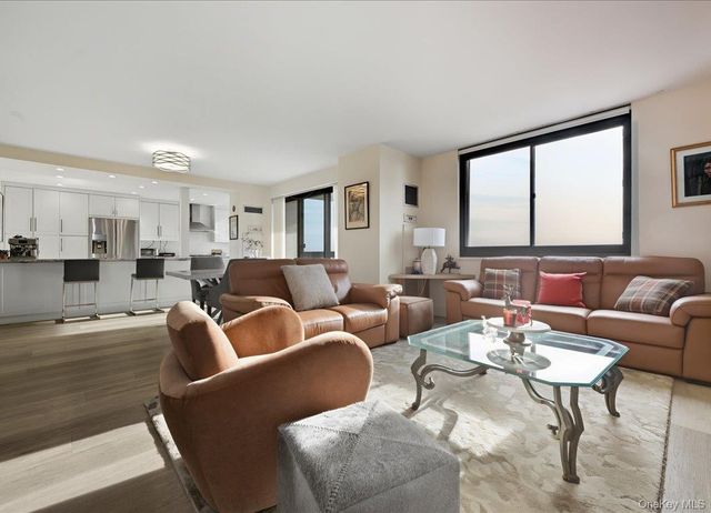 27110 Grand Central Parkway 25N, Floral Park, NY 11005