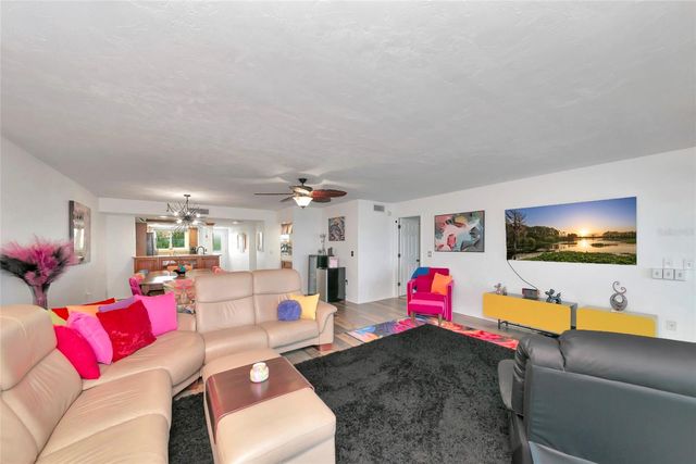 910 GOLDEN BEACH BOULEVARD 202, Venice, FL 34285