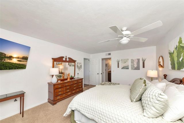 910 GOLDEN BEACH BOULEVARD 202, Venice, FL 34285