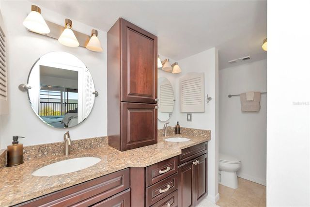910 GOLDEN BEACH BOULEVARD 202, Venice, FL 34285