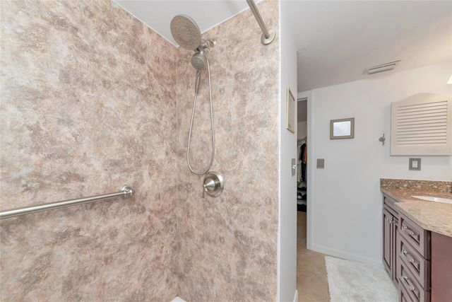 910 GOLDEN BEACH BOULEVARD 202, Venice, FL 34285