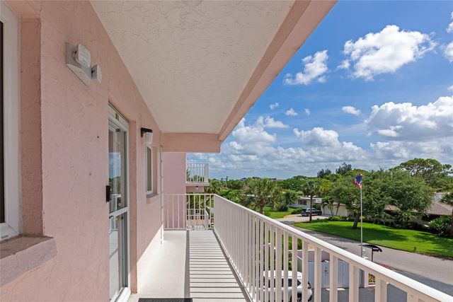 910 GOLDEN BEACH BOULEVARD 202, Venice, FL 34285