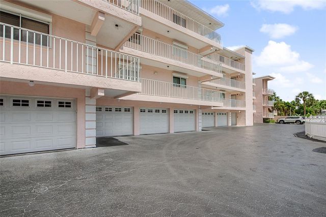 910 GOLDEN BEACH BOULEVARD 202, Venice, FL 34285