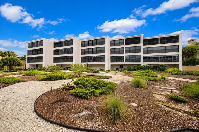 910 GOLDEN BEACH BOULEVARD 202, Venice, FL 34285