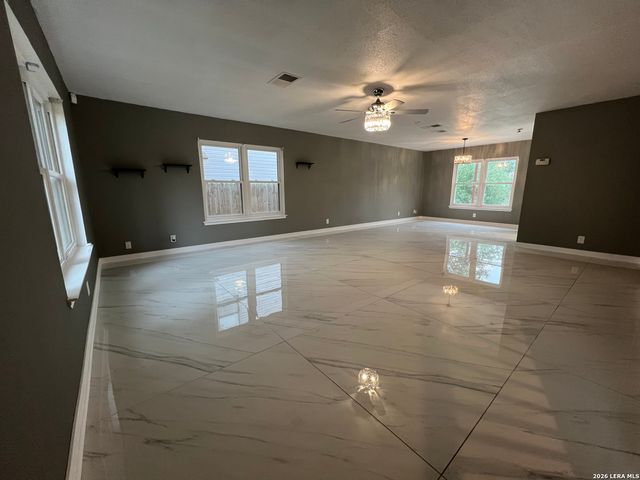 9903 KELTON DR, San Antonio, TX 78250