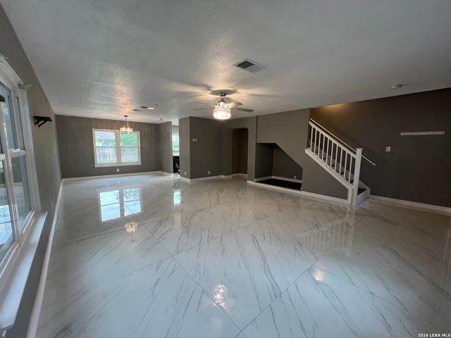 9903 KELTON DR, San Antonio, TX 78250