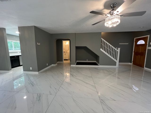 9903 KELTON DR, San Antonio, TX 78250