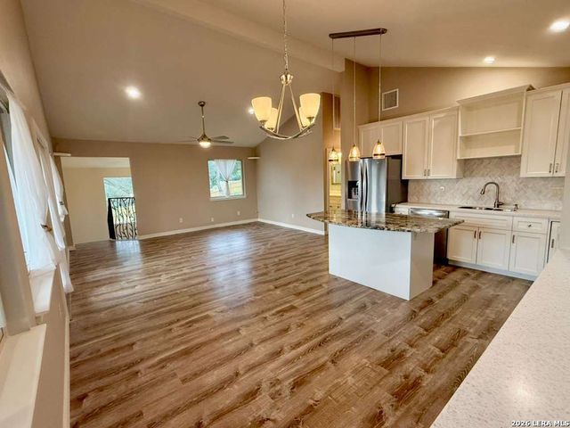 2200 Glenn, Canyon Lake, TX 78133