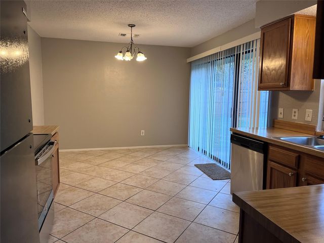 2406 Bentley Drive, Grand Prairie, TX 75052