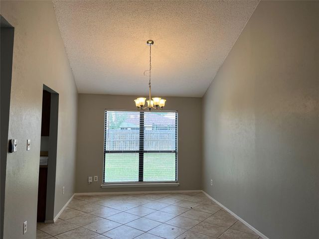2406 Bentley Drive, Grand Prairie, TX 75052