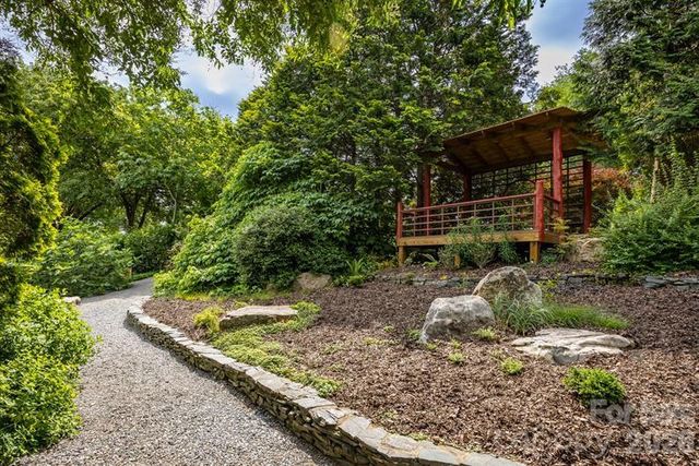 4146 Vallhorn Lane, Charlotte, NC 28213