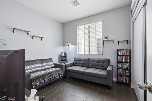 5575 Cresent Valley Street, Las Vegas, NV 89148