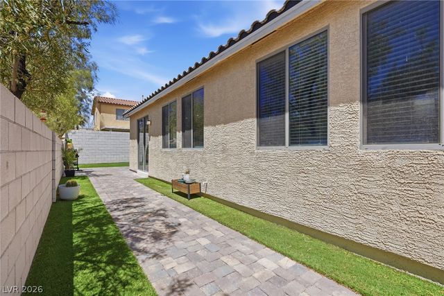 5575 Cresent Valley Street, Las Vegas, NV 89148