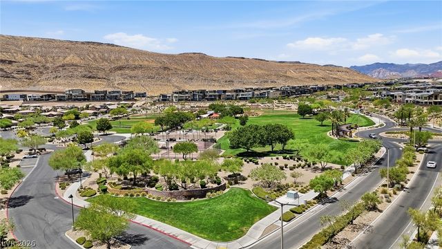 5575 Cresent Valley Street, Las Vegas, NV 89148