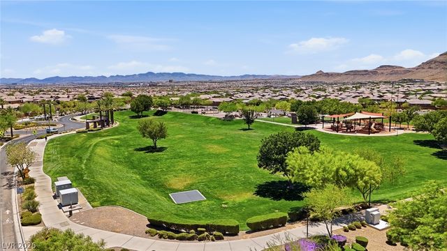 5575 Cresent Valley Street, Las Vegas, NV 89148