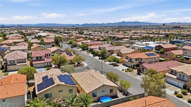 5575 Cresent Valley Street, Las Vegas, NV 89148