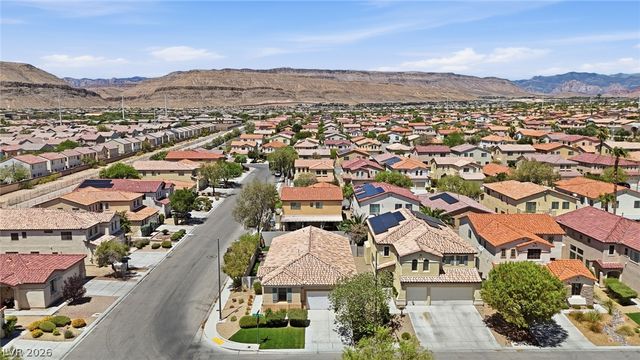 5575 Cresent Valley Street, Las Vegas, NV 89148