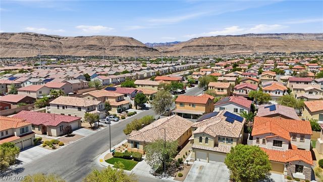 5575 Cresent Valley Street, Las Vegas, NV 89148