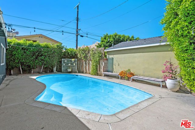 6821 Babcock Avenue, North Hollywood (los Angeles), CA 91605