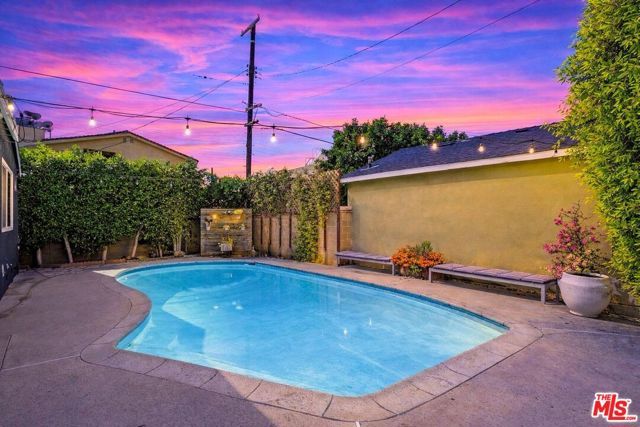 6821 Babcock Avenue, North Hollywood (los Angeles), CA 91605