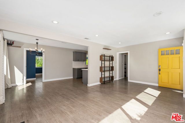 6821 Babcock Avenue, North Hollywood (los Angeles), CA 91605