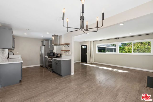 6821 Babcock Avenue, North Hollywood (los Angeles), CA 91605