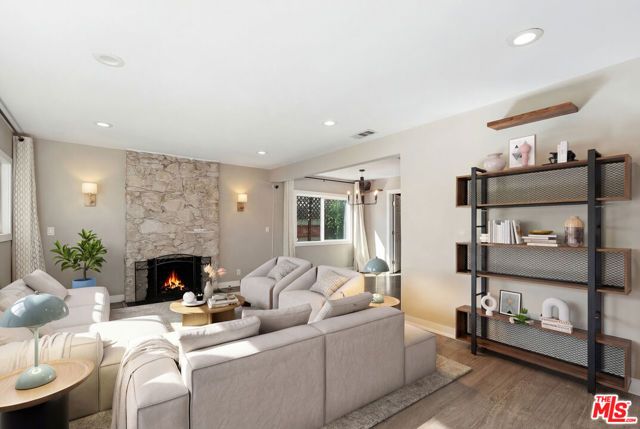 6821 Babcock Avenue, North Hollywood (los Angeles), CA 91605