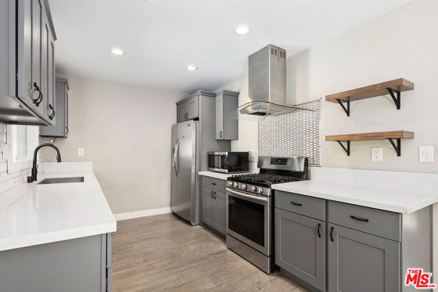 6821 Babcock Avenue, North Hollywood (los Angeles), CA 91605