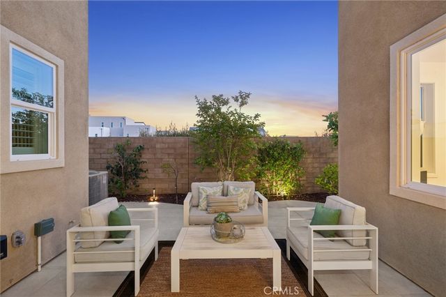 306 Treble, Irvine, CA 92618